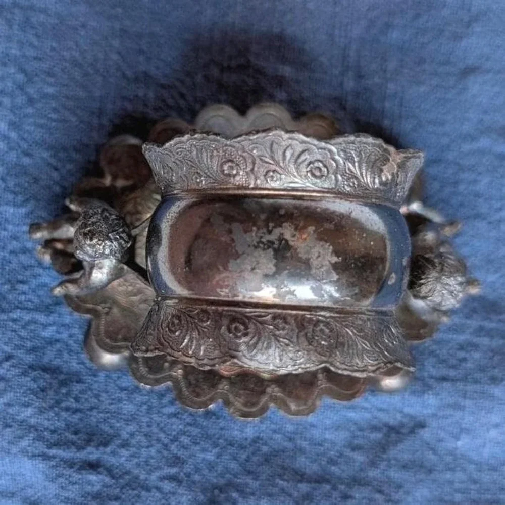 Wilcox Silver Plate Antique Cherub Napkin Ring Quadruple Plate 01536 Victorian